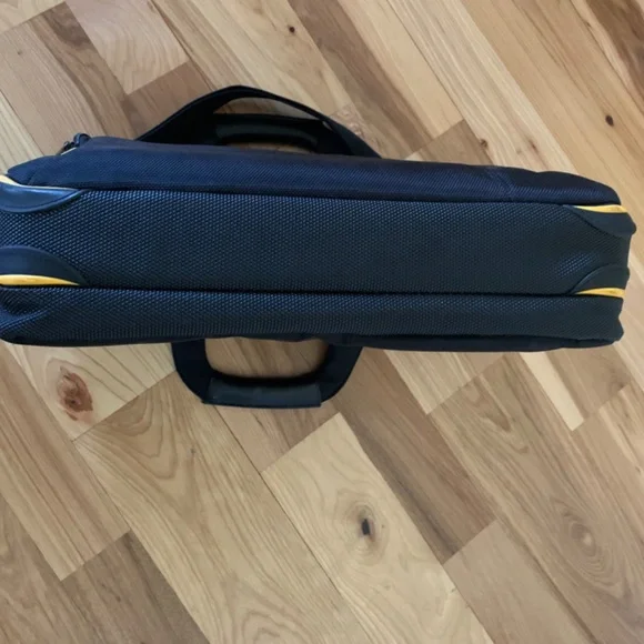 Targus Soft Port Meridian II Laptop Case NWOT - Picture 9 of 9